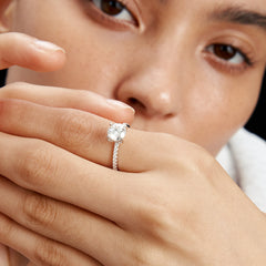 클래식 에메랄드 화이트 골드 파베 링