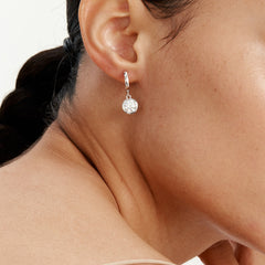 베젤 드롭 화이트 골드 후프 이어링