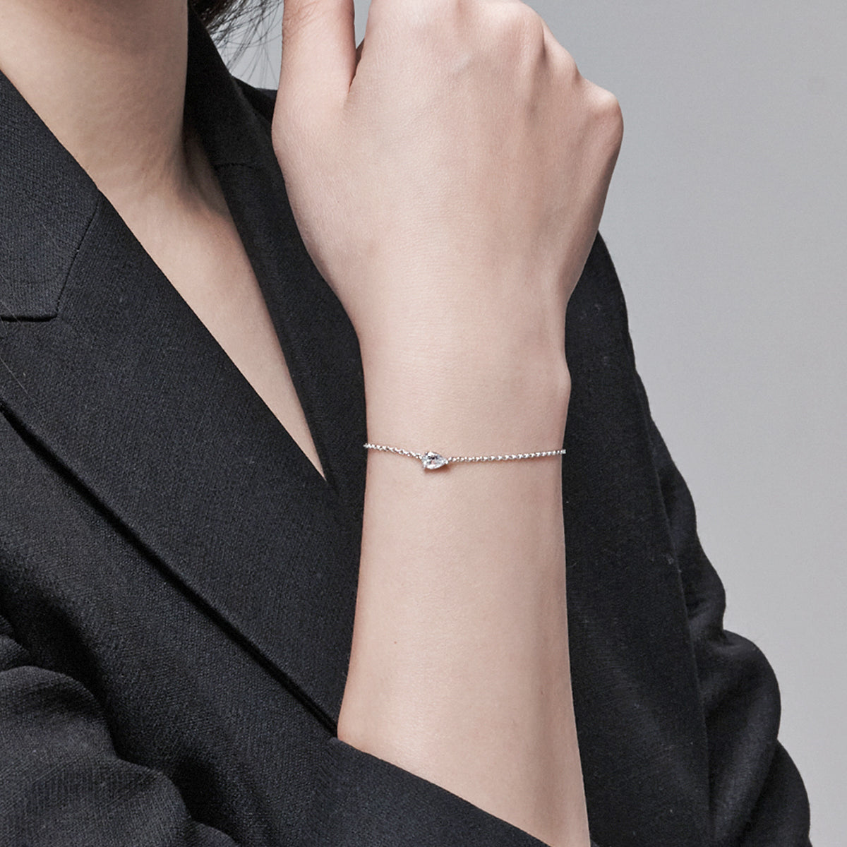L.DIA 0.3ct 페어 화이트 골드 팔찌